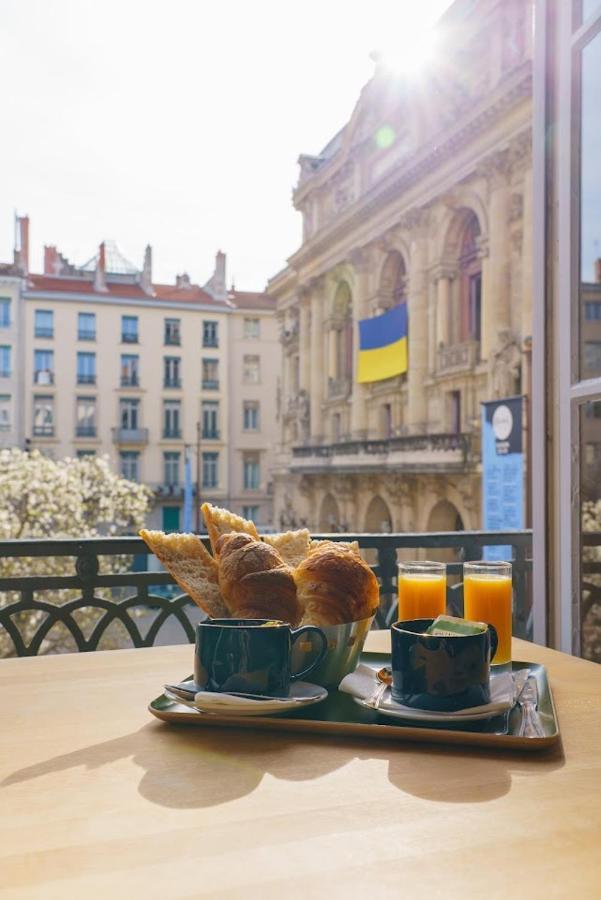 Hotel Du Theatre Лион Экстерьер фото